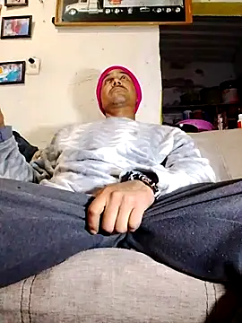 NewBe9D9 online show from 11/17/25, 09:59