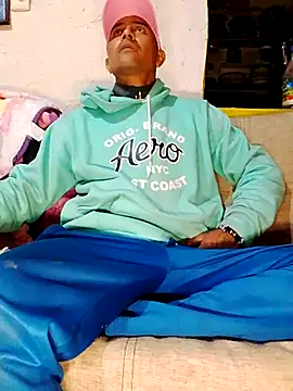 NewBe9D9 online show from 11/26/25, 09:21