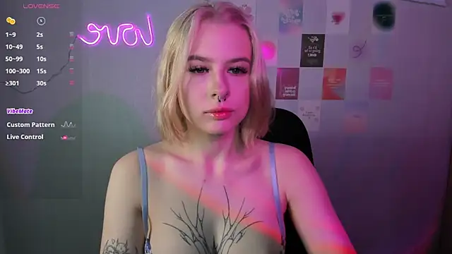 tender kiitty online show from 12/22/24, 07:33