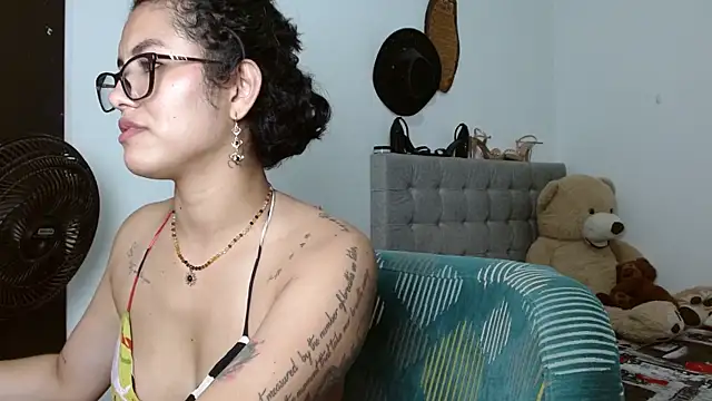 Sexy Lia  online show from 04/21/26, 02:51