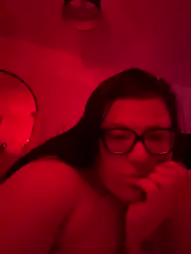 Snapshot of StrawberrySexx chatting on 12/17/24, 08:12 StrawberrySexx online show from 12/17/24, 08:12