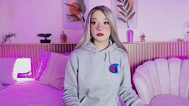 Snapshot of EmmaJhonnsson chatting on 02/08/25, 08:32 EmmaJhonnsson online show from 02/08/25, 08:32