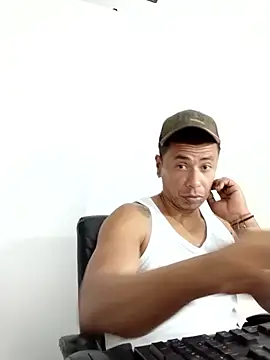 Snapshot of Antolinex chatting on 12/18/25, 07:20 Antolinex online show from 12/18/25, 07:20