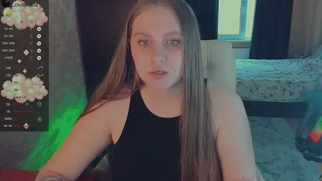 Snapshot of Alice_Dreamgirl_ chatting on 01/25/25, 09:04 Alice Dreamgirl online show from 01/25/25, 09:04