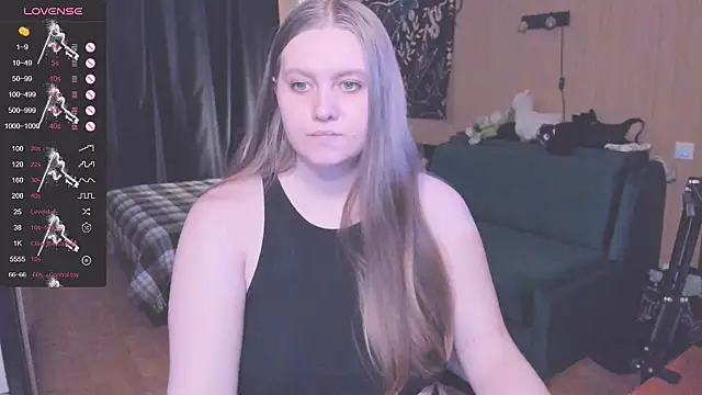 Snapshot of Alice_Dreamgirl_ chatting on 10/17/25, 11:57 Alice Dreamgirl online show from 10/17/25, 11:57