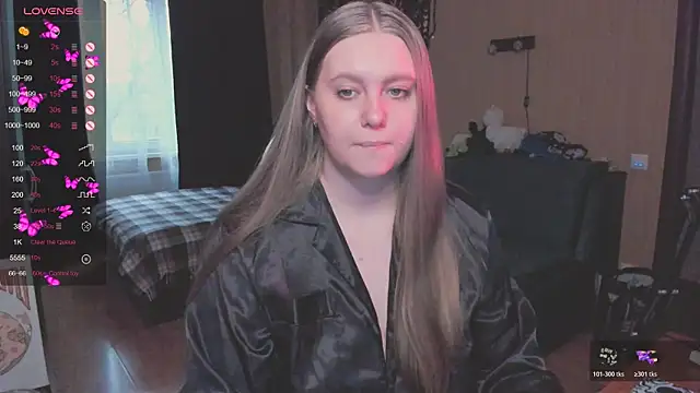 Snapshot of Alice_Dreamgirl_ chatting on 11/05/25, 12:16 Alice Dreamgirl online show from 11/05/25, 12:16