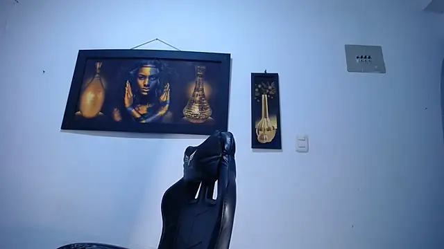 Snapshot of NikolSexyHot chatting on 06/22/26, 07:33 NikolSexyHot online show from 06/22/26, 07:33