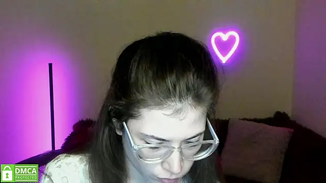 Snapshot of Alicia_redfollow chatting on 02/26/25, 12:25 Alicia redfollow online show from 02/26/25, 12:25