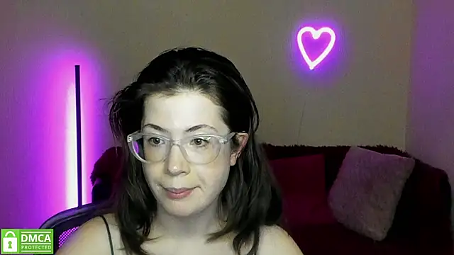 Snapshot of Alicia_redfollow chatting on 03/06/25, 12:32 Alicia redfollow online show from 03/06/25, 12:32