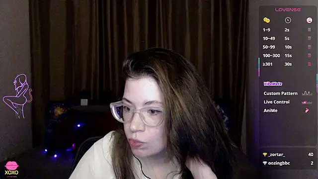 Snapshot of Alicia_redfollow chatting on 03/17/25, 09:23 Alicia redfollow online show from 03/17/25, 09:23