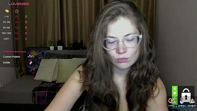 Snapshot of Alicia_redfollow chatting on 09/24/25, 11:24 Alicia redfollow online show from 09/24/25, 11:24