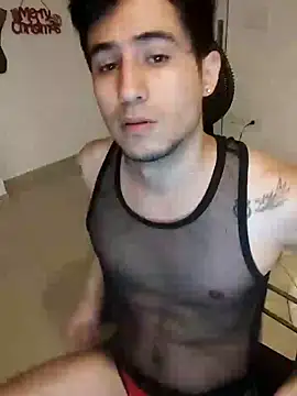 Snapshot of GamerQuinn chatting on 12/20/24, 11:21 GamerQuinn online show from 12/20/24, 11:21