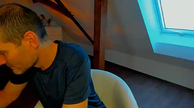 Snapshot of OndroidFantasy chatting on 01/05/25, 11:59 OndroidFantasy online show from 01/05/25, 11:59