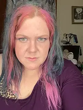 leenieb88 online show from 12/23/24, 04:06