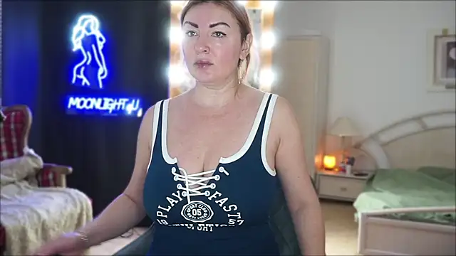 moonlight4u online show from 02/04/25, 05:21