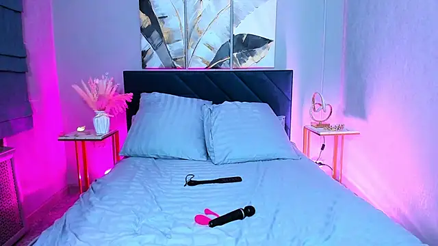 Curvy Dynamite  online show from 03/01/25, 01:11