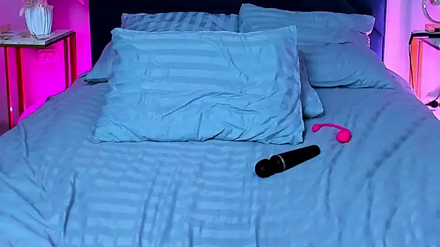 Curvy Dynamite  online show from 03/10/25, 07:32