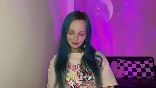 Snapshot of bumble_bee chatting on 12/19/24, 02:35 bumble bee online show from 12/19/24, 02:35