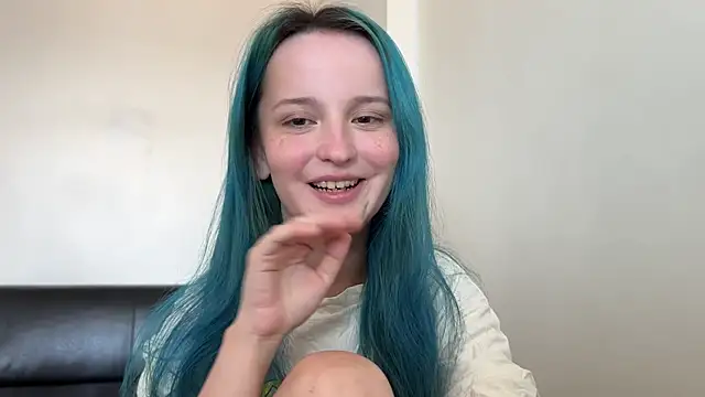 Snapshot of bumble_bee chatting on 01/01/25, 06:58 bumble bee online show from 01/01/25, 06:58