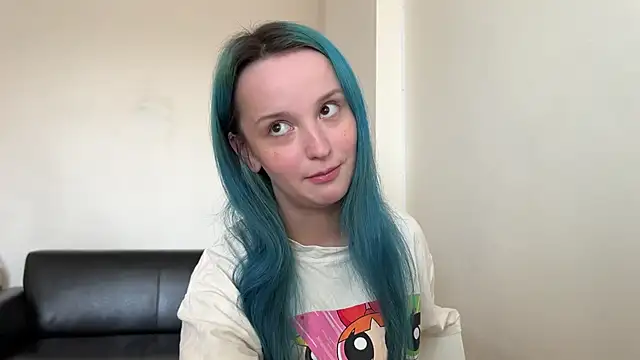 Snapshot of bumble_bee chatting on 01/01/25, 10:00 bumble bee online show from 01/01/25, 10:00