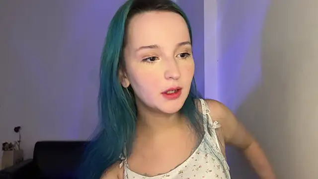 Snapshot of bumble_bee chatting on 01/02/25, 12:57 bumble bee online show from 01/02/25, 12:57