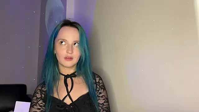 Snapshot of bumble_bee chatting on 01/13/25, 04:08 bumble bee online show from 01/13/25, 04:08