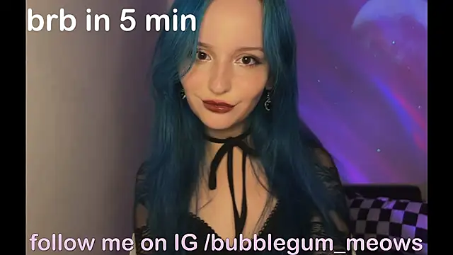 Snapshot of bumble_bee chatting on 02/14/25, 03:47 bumble bee online show from 02/14/25, 03:47