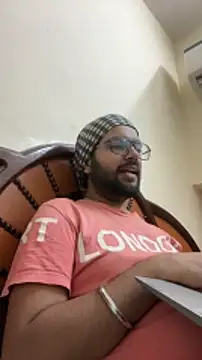 Snapshot of Arsh_Loves_Luv chatting on 12/27/24, 03:37 Arsh Loves Luv online show from 12/27/24, 03:37