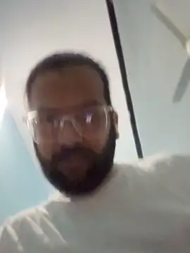 Snapshot of Arsh_Loves_Luv chatting on 12/17/25, 12:38 Arsh Loves Luv online show from 12/17/25, 12:38