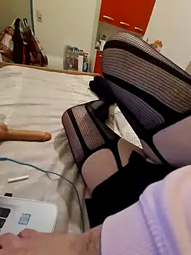 pinkcross24 online show from 12/25/24, 11:31