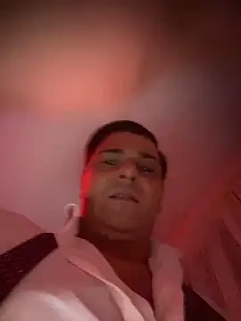 Snapshot of SecretlyDD chatting on 02/06/25, 06:13 SecretlyDD online show from 02/06/25, 06:13