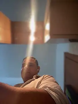 SecretlyDD online show from 12/18/25, 09:15