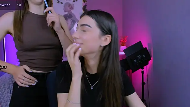 berry alma online show from 10/08/25, 01:09