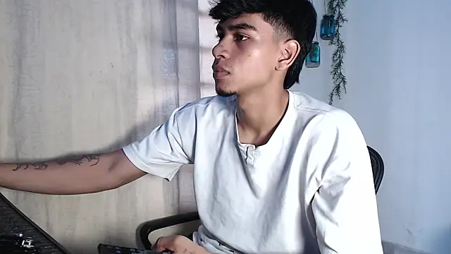 Snapshot of speedsamy chatting on 09/08/25, 08:08 speedsamy online show from 09/08/25, 08:08