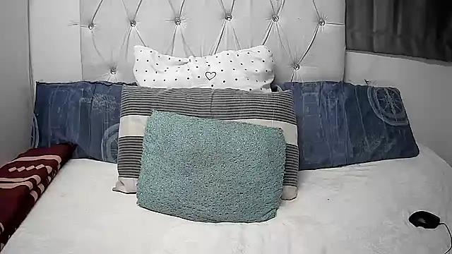 Browncaramel1999 online show from 05/08/26, 07:52