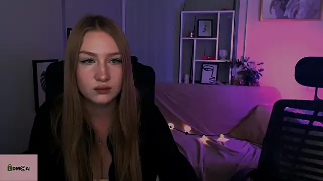 Snapshot of playful_sophie chatting on 01/08/25, 02:14 playful sophie online show from 01/08/25, 02:14