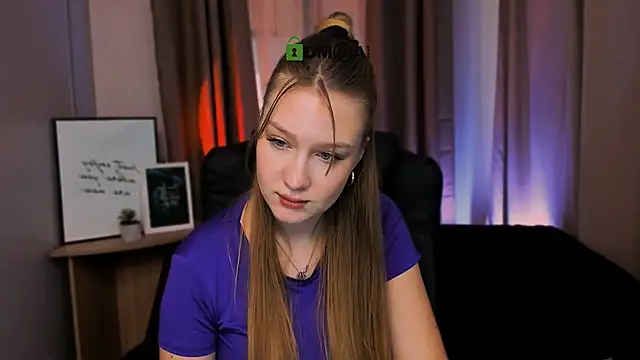 Snapshot of playful_sophie chatting on 01/30/25, 01:42 playful sophie online show from 01/30/25, 01:42