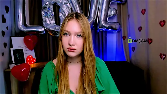 Snapshot of playful_sophie chatting on 02/14/25, 01:18 playful sophie online show from 02/14/25, 01:18