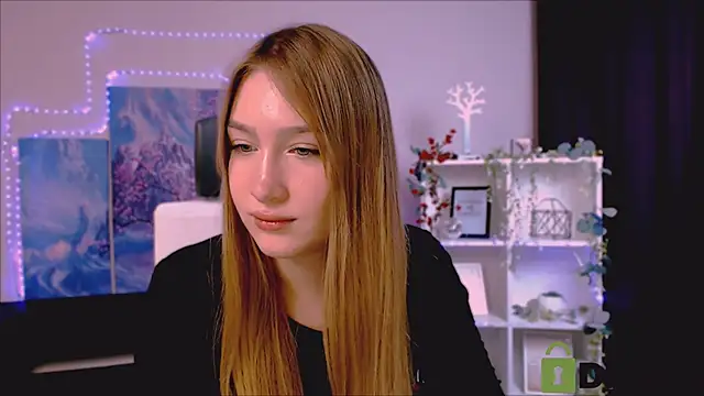 Snapshot of playful_sophie chatting on 02/20/25, 12:08 playful sophie online show from 02/20/25, 12:08