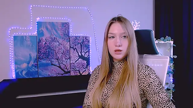 Snapshot of playful_sophie chatting on 02/21/25, 03:45 playful sophie online show from 02/21/25, 03:45