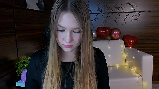 Snapshot of playful_sophie chatting on 03/04/25, 04:06 playful sophie online show from 03/04/25, 04:06