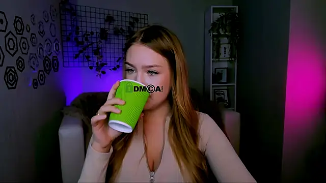 Snapshot of playful_sophie chatting on 10/07/25, 07:33 playful sophie online show from 10/07/25, 07:33