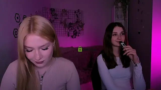 playful sophie online show from 04/07/26, 07:47