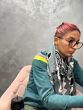 Snapshot of Lucky_Deniz chatting on 12/05/25, 10:57 Lucky Deniz online show from 12/05/25, 10:57