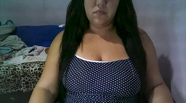 Snapshot of Paolaa_hoot chatting on 12/31/24, 06:27 Paolaa hoot online show from 12/31/24, 06:27