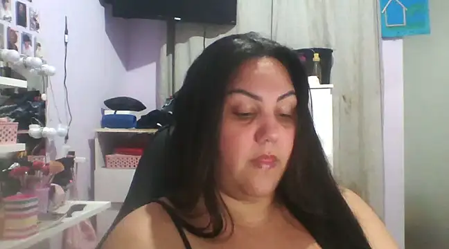 Snapshot of Paolaa_hoot chatting on 02/23/25, 05:23 Paolaa hoot online show from 02/23/25, 05:23