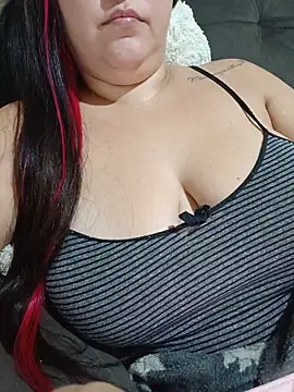 Snapshot of Paolaa_hoot chatting on 05/17/26, 03:59 Paolaa hoot online show from 05/17/26, 03:59