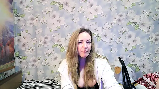 KattyLuuu online show from 10/19/25, 08:59