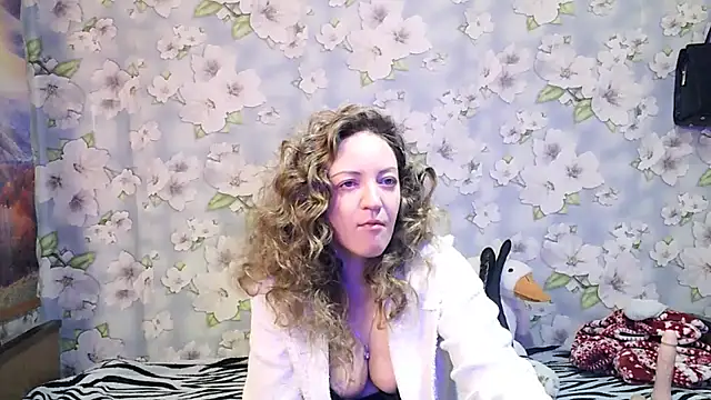 KattyLuuu online show from 10/30/25, 09:04