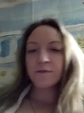 KattyLuuu online show from 12/18/25, 09:21